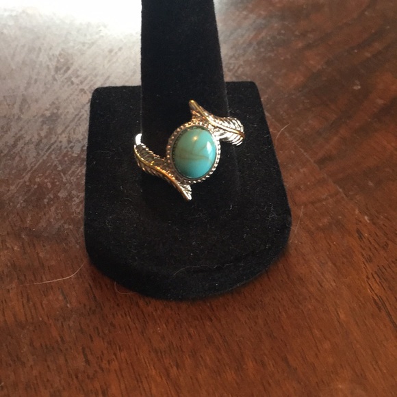 2 tone Turquoise Ring NEW SIlver tone SIZE 9 - Picture 1 of 4